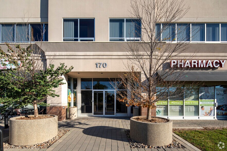 More Photos Of 170 The Donway W, Toronto Office For Lease