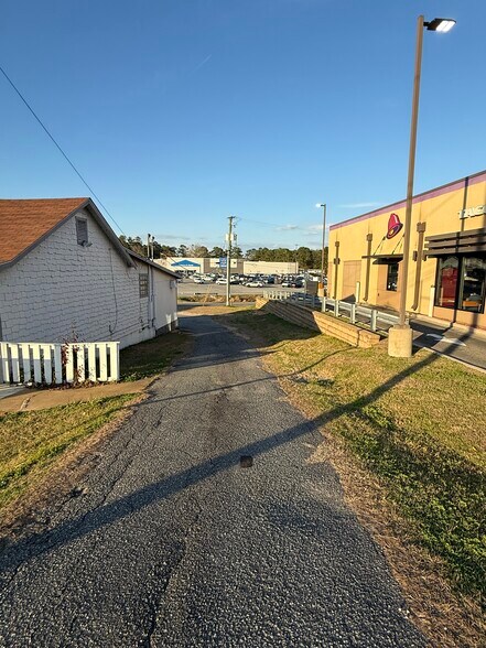 More Photos Of 313 HWY 84 hwy, Cairo Flex For Sale