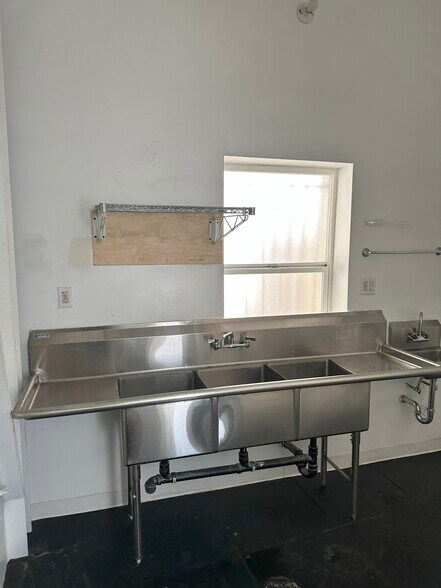 More Photos Of 1830-1832 W Sunset Blvd, Los Angeles Storefront Retail Office For Lease
