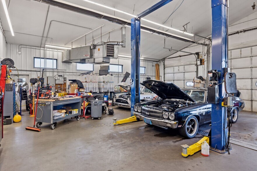 More Photos Of 931 240th St, Osceola General Retail For Sale