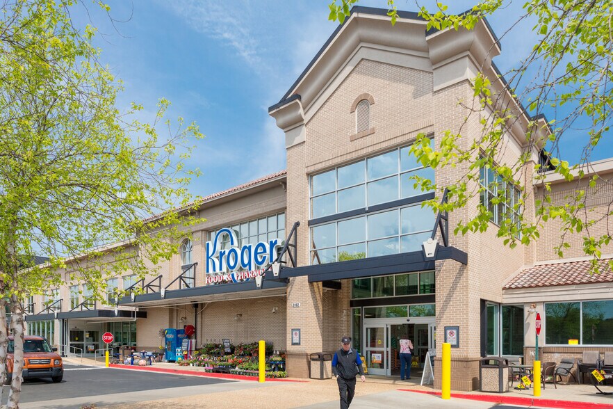 More Photos Of 3162 Johnson Ferry Rd, Marietta Unknown For Lease