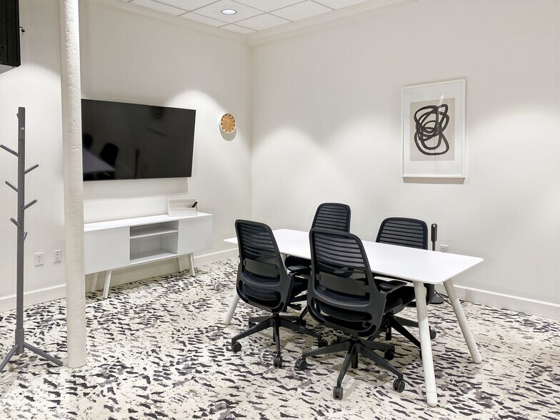 More Photos Of 238 N Massachusetts Ave, Lakeland Coworking Space