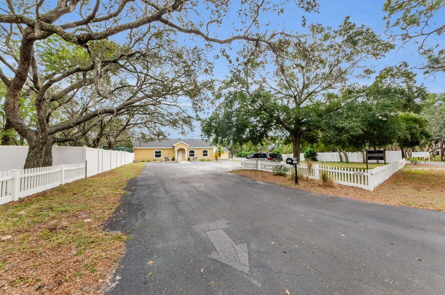More Photos Of 11748 La Madera Blvd, Port Richey Office For Sale