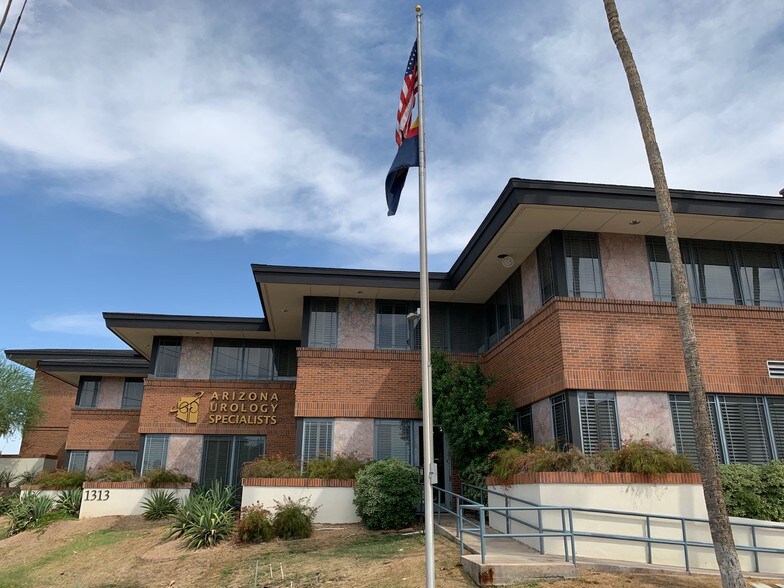 More Photos Of 1313 E Osborn Rd, Phoenix Medical For Lease
