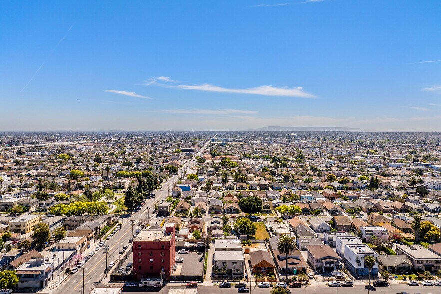More Photos Of 814-816 1/2 W 47th St, Los Angeles Apartments For Sale
