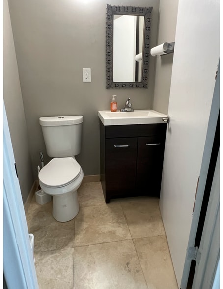 More Photos Of 30338 Overseas Hwy, Big Pine Key Office For Lease