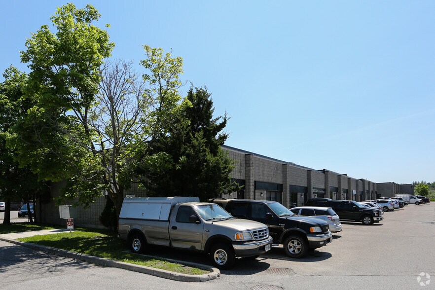 More Photos Of 4 Vata Ct, Aurora Warehouse For Lease