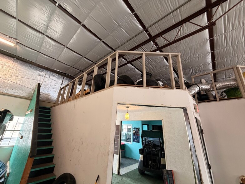 More Photos Of 904 Jan-Mar Ct, Clermont Flex For Lease