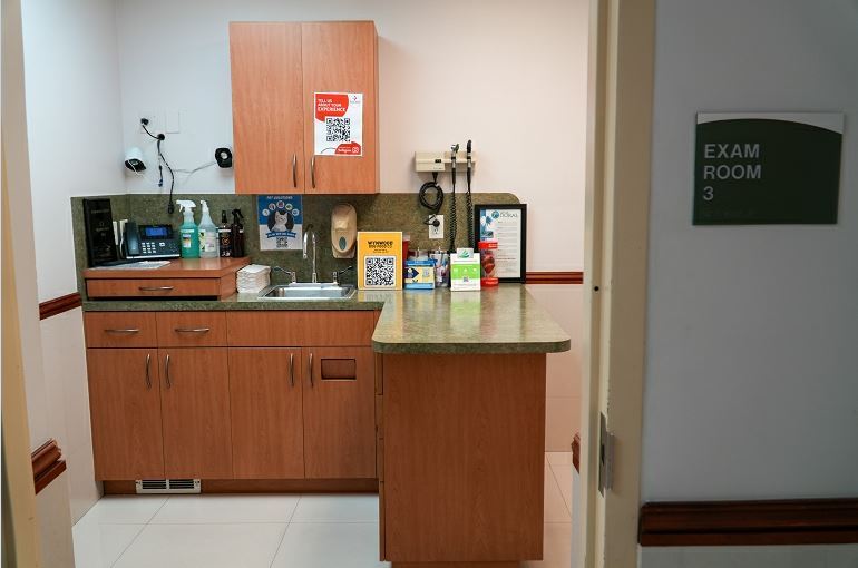 More Photos Of 9400 NW 58th St, Miami Veterinarian Kennel For Lease