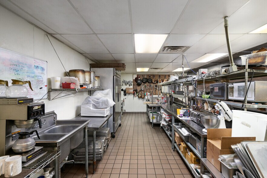 More Photos Of 135 N Bridge St, Belding Restaurant For Sale