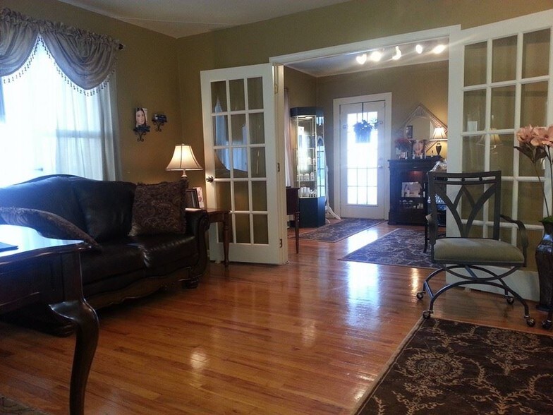 More Photos Of 15145 Metcalf Ave, Overland Park Freestanding For Sale