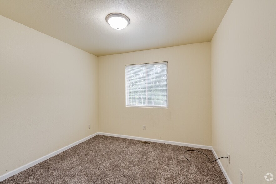 More Photos Of 816 Marquette Ave, Muskegon Apartments For Sale