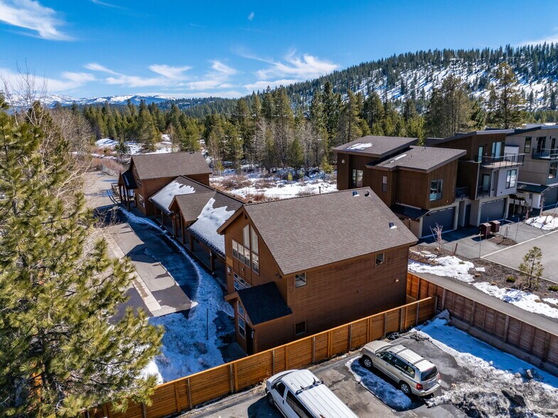 More Photos Of 12315 Deerfield Dr, Truckee Office Residential For Sale
