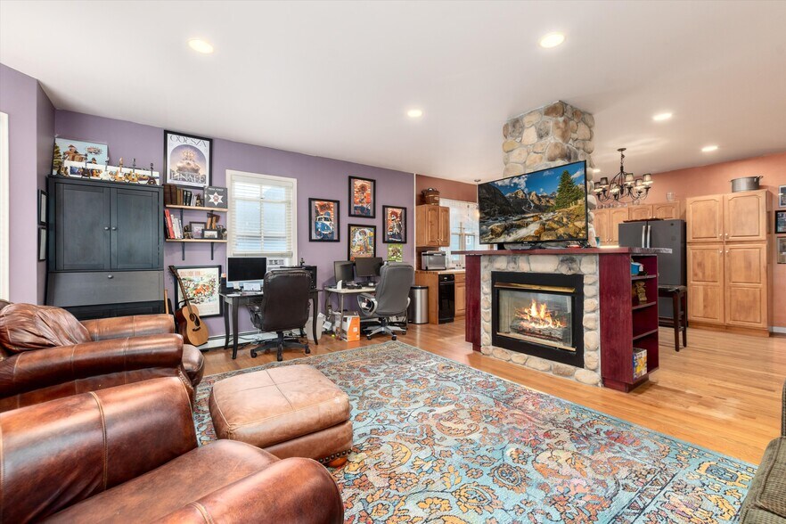 More Photos Of 200 Rose St, Georgetown Hospitality For Sale