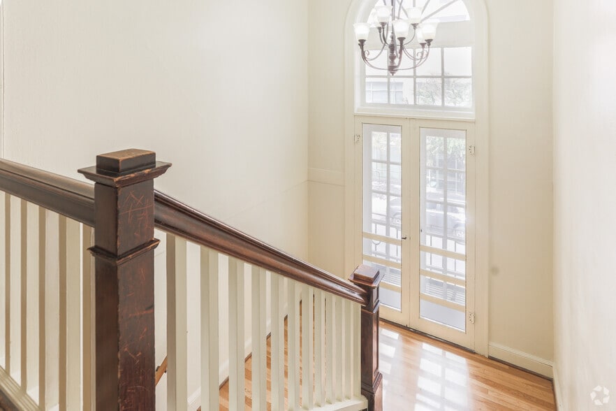 More Photos Of 614 SW Jackson St, Portland Apartments For Sale