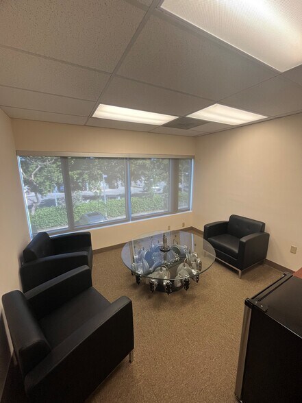 More Photos Of 501 SE 12th St, Fort Lauderdale Office For Sale