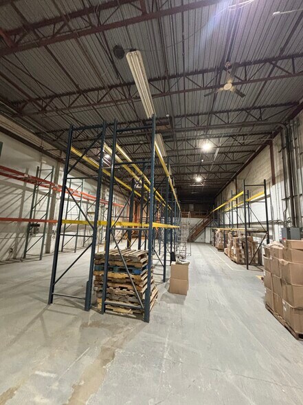 More Photos Of 8 Timber Ln, Marlboro Manufacturing For Lease