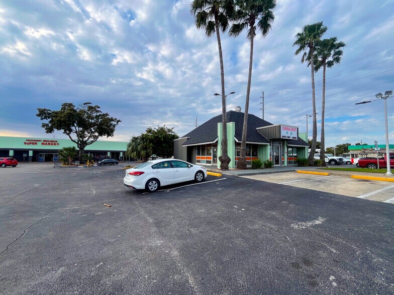More Photos Of 4714 S Orange Blossom Trl, Orlando General Retail For Lease