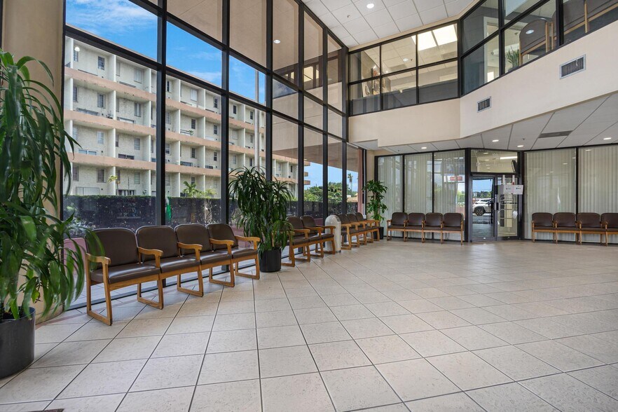 More Photos Of 351 NW Le Jeune Rd, Miami Medical For Sale