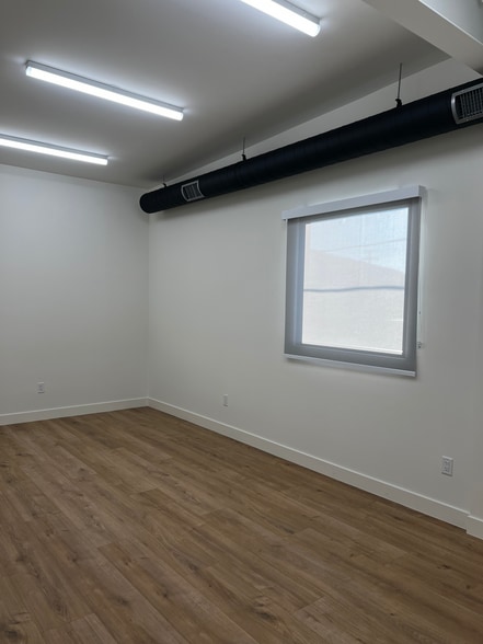 More Photos Of 3130-3136 1/2 Foothill Blvd, La Crescenta Unknown For Lease