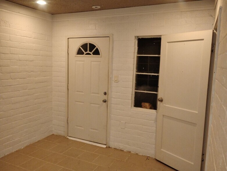 More Photos Of 12041 Sierra Way, Kernville Apartments For Sale