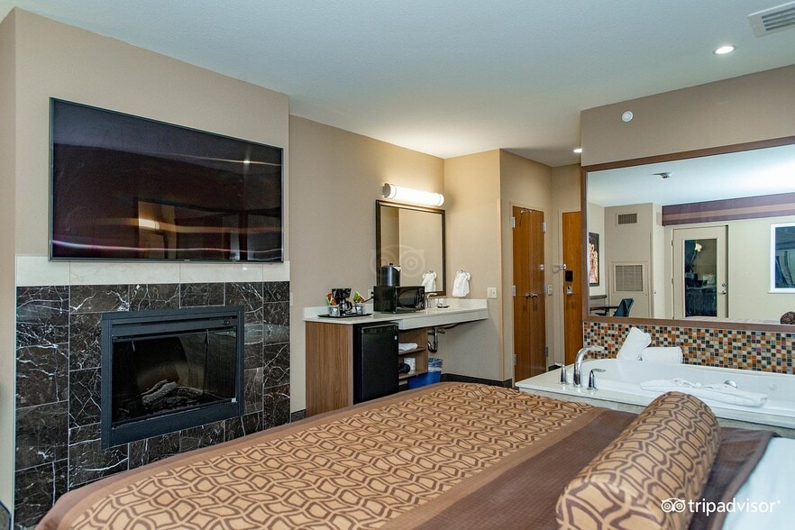 More Photos Of 6136 Patriot Hwy, Woodford Land For Sale
