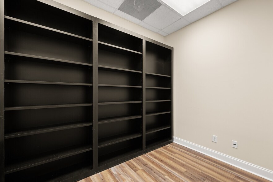 More Photos Of 135 Midway Dr, Cornelia Medical For Sale