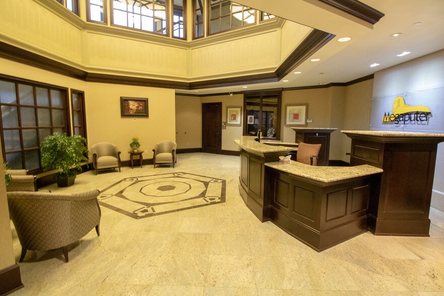 More Photos Of 1600 W Bloomfield Rd, Bloomington Medical For Lease