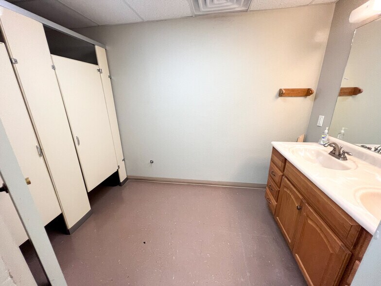 More Photos Of 7500 W Highway 80, Midland Industrial For Sale