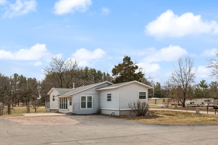 More Photos Of N1130 5th Rd, Coloma Trailer Camper Park For Sale