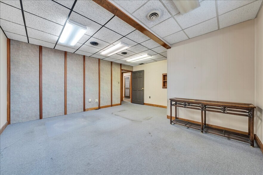 More Photos Of 356-358 Campbell Ave NW, Roanoke Office For Sale