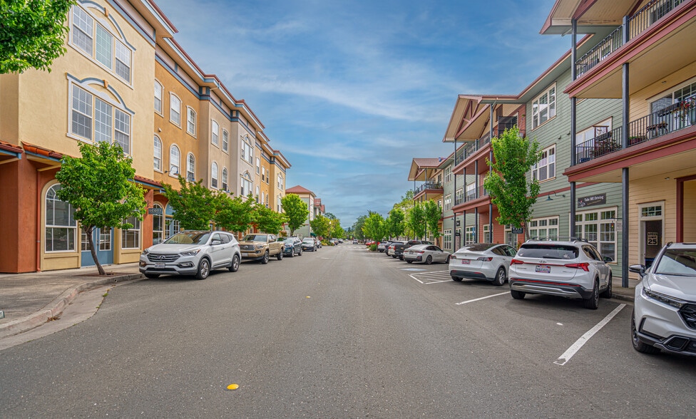 More Photos Of 148 Johnson St, Windsor General Retail For Sale