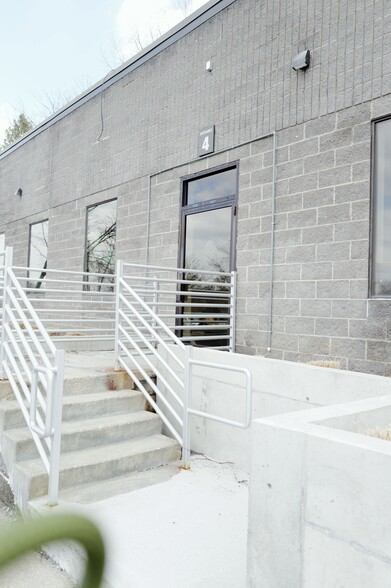 Primary Photo Of 521-599 Boices Ln, Kingston Office For Lease