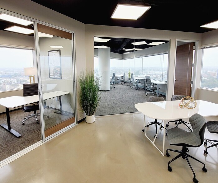 More Photos Of 5718 Westheimer Rd, Houston Coworking Space