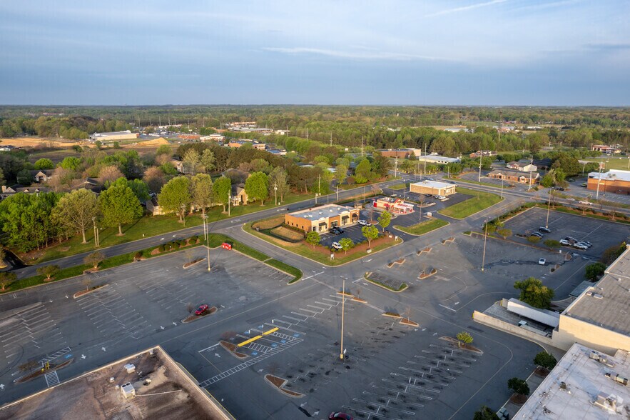 More Photos Of 2160 Commerce Dr, Monroe Storefront Retail Office For Lease