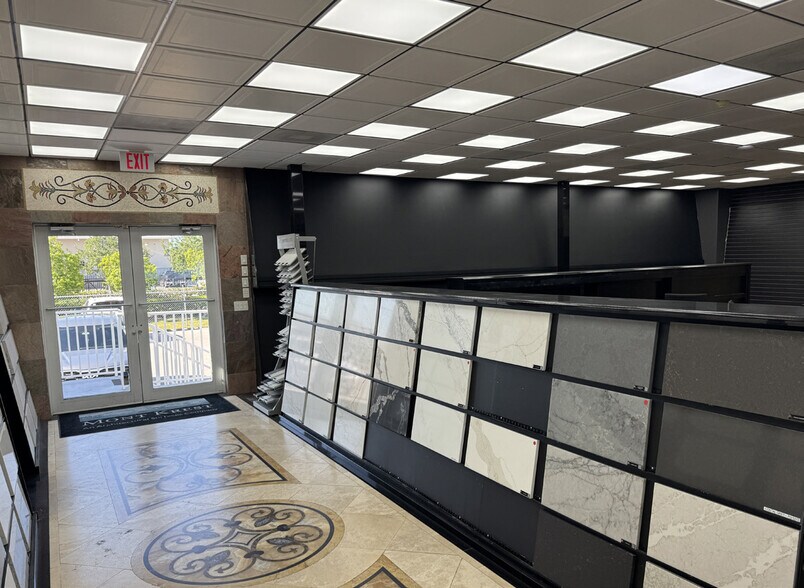 More Photos Of 3531 Old Metro Pky, Fort Myers Distribution For Lease