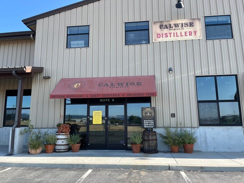 More Photos Of 3340 Ramada Dr, Paso Robles Distribution For Lease