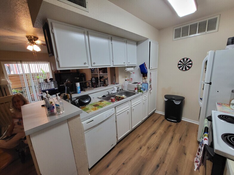 More Photos Of , Houston Multifamily For Sale