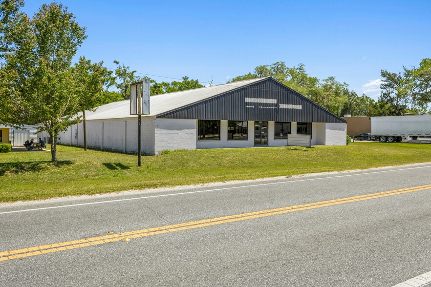 More Photos Of 903 Suwannee Ave NW, Branford Freestanding For Lease