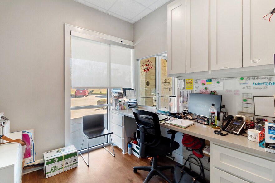 More Photos Of 555 William D Fitch Pkwy, College Station Office For Sale