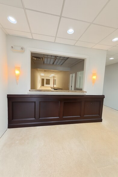 More Photos Of 1700 W 14th St, Wilmington Office For Sale