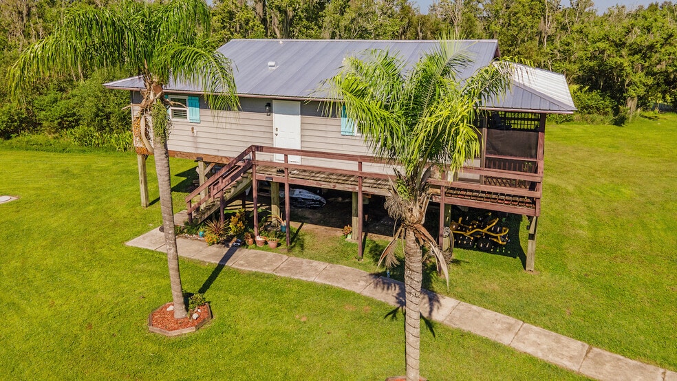 More Photos Of 6001 Bird Island Dr, Lady Lake Lodge Meeting Hall For Sale