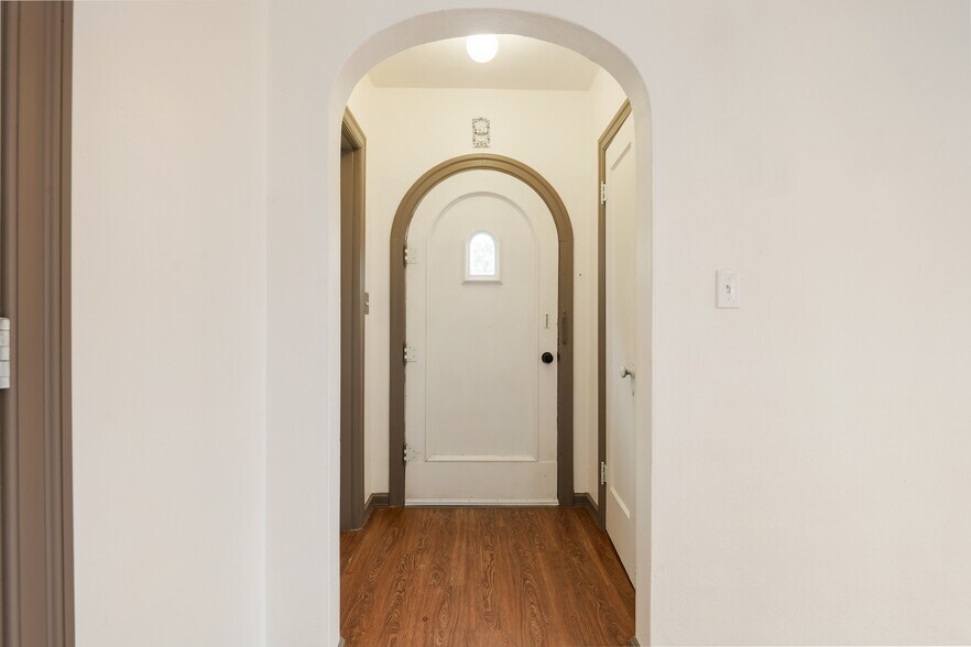 More Photos Of 191 SW 5th Ave, Ontario Specialty For Sale