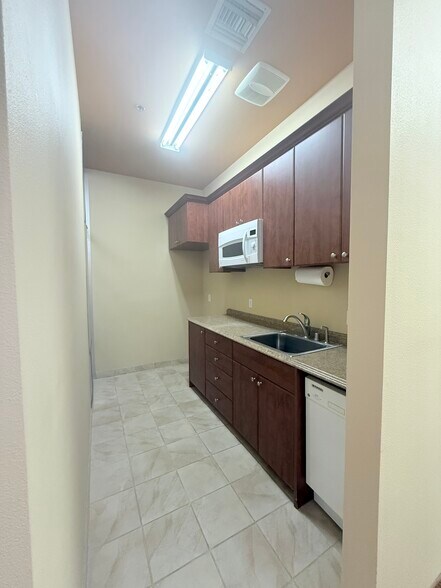 More Photos Of 45090 Golf Center Pky, Indio Warehouse For Sale