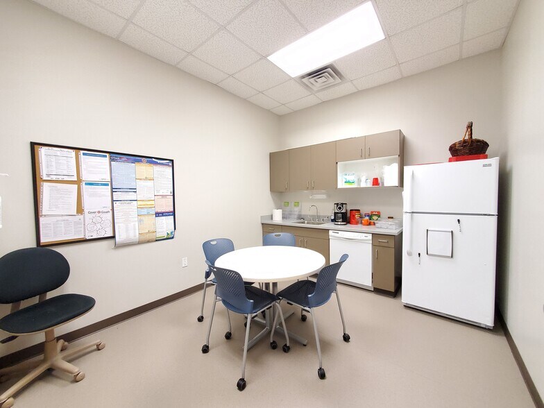 More Photos Of 5444 S Green St, Murray Medical For Lease
