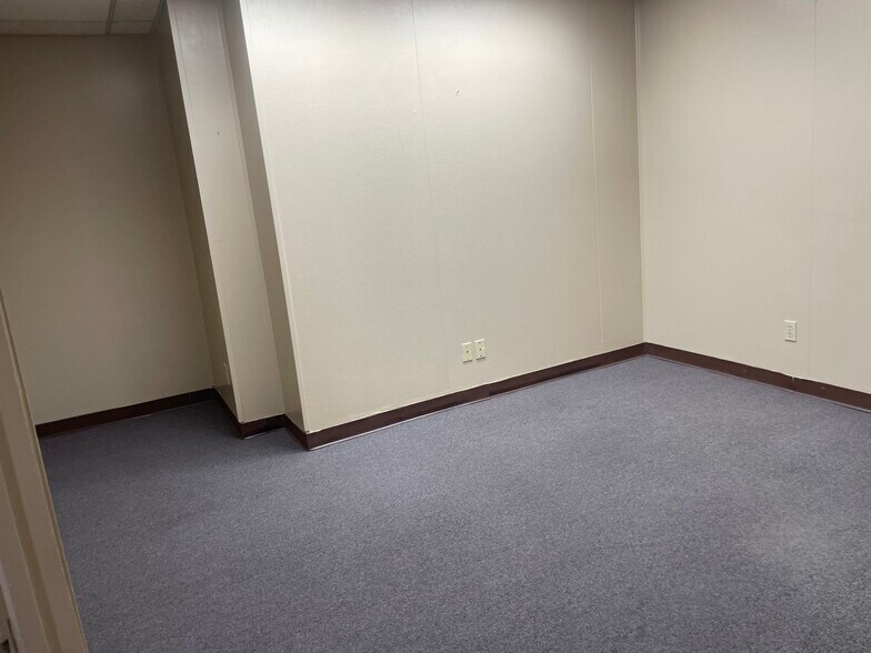 More Photos Of 101 E Randol Mill Rd, Arlington Office For Lease