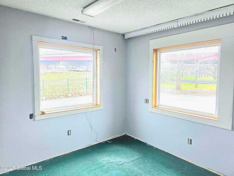 More Photos Of 1904 Broadway, Watervliet Auto Dealership For Sale