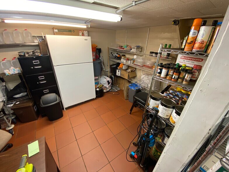 More Photos Of 121 S Henderson St, Rusk Restaurant For Sale