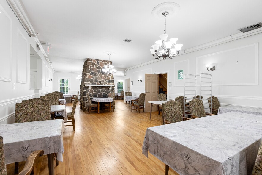 More Photos Of 21 Rue Messier, Mont-saint-hilaire Apartments For Sale