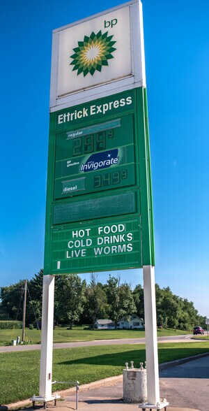 More Photos Of 22732 US-53 Hwy, Ettrick General Retail For Sale